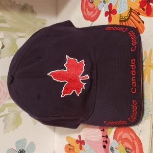 Canada leaf logo hat NWOT